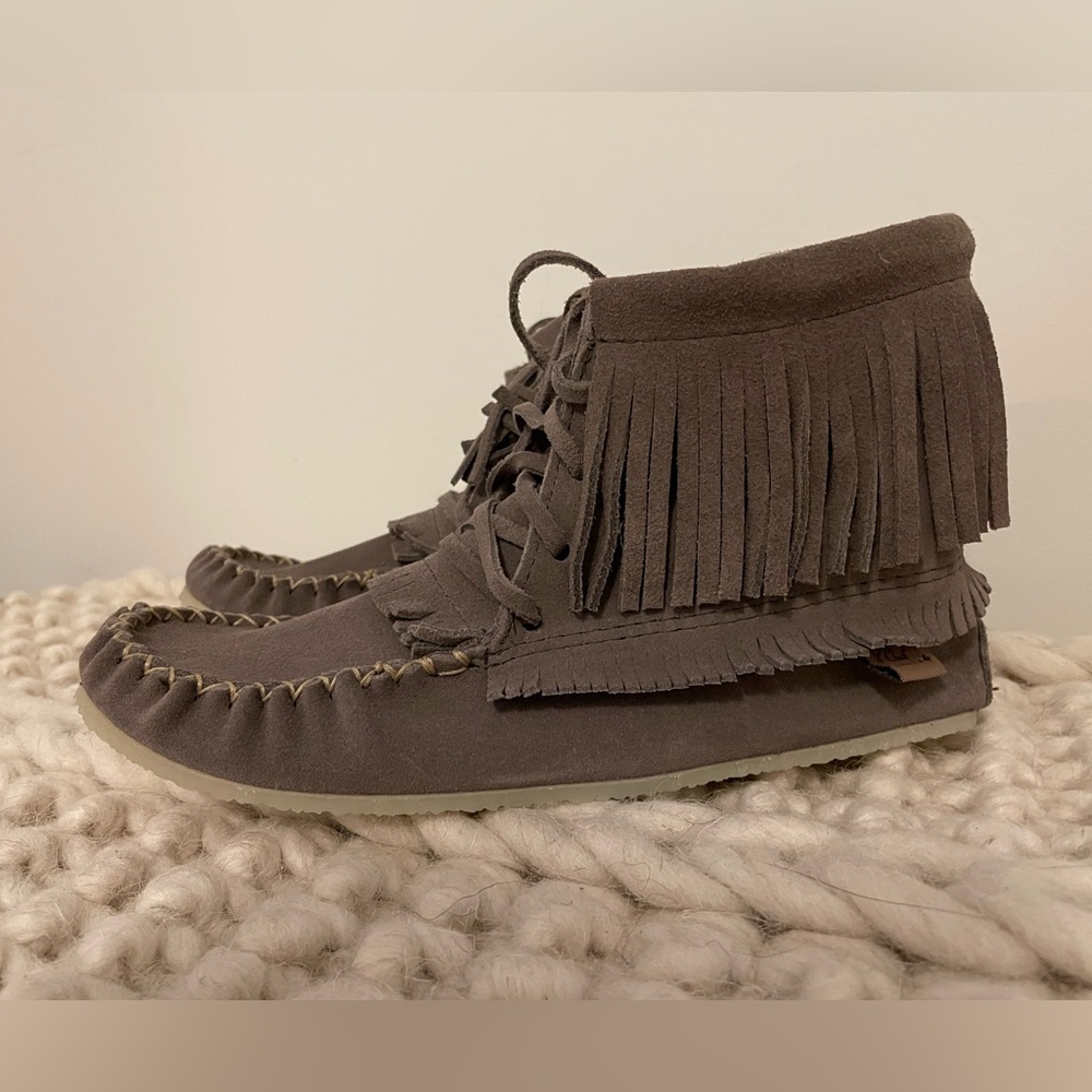 Laurentian Chief Moccasins
